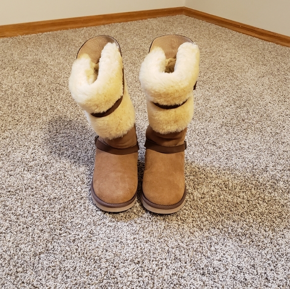 Ugg--NEW-Women's Size 7 Tall Boots - Picture 2 of 7